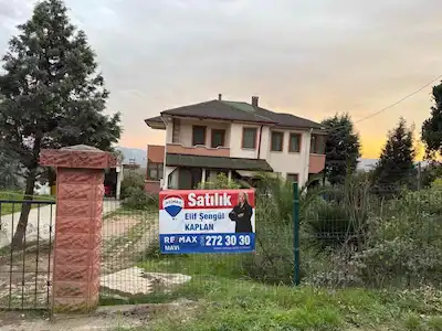 REMAX ELİF ŞENGÜL KAPLAN 607 M2 BAHÇE İÇERİSİNDE SATILIK DUBLEX