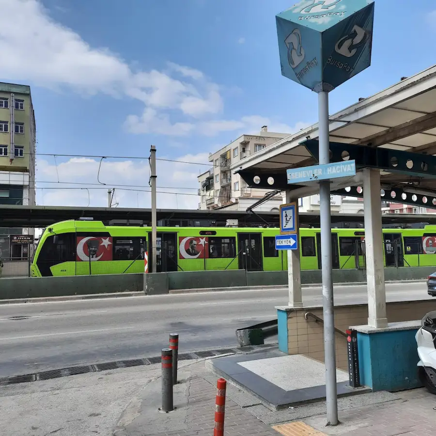 METROYA SADECE 20 METRE | ESENEVLER – ERİKLİ MAHALLESİNE KOMŞU | 2+1 SATILIK DAİRE