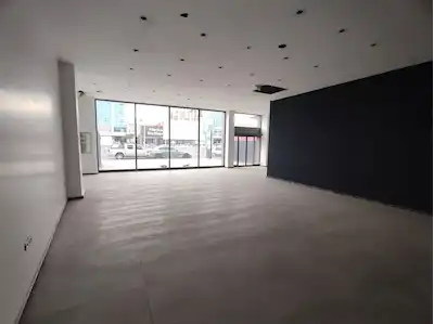 REMAX MODEL DEN İZMİR ASFALTI ÜZERİ 700M² CADDE CEPHELİ OTOPARKLI KİRALIK İŞ YERİ