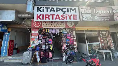 DİDİM YENİ MAHALLE’DE MERKEZDE DEVREN KİRALIK KIRTASİYE DÜKKANI