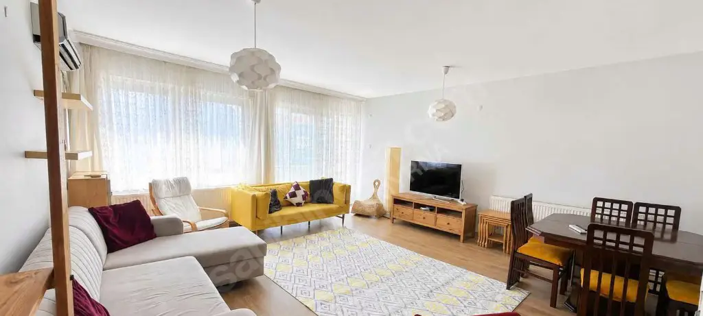 GÜZELYALIDA MERKEZİ KONUM 5 DK EŞYALI 3+1