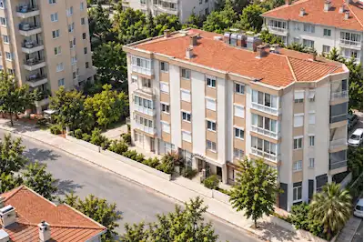 METROYA OTOBÜSE 100 METRE MESAFEDE GENİŞ AYDINLIK 3+1 DAİRE