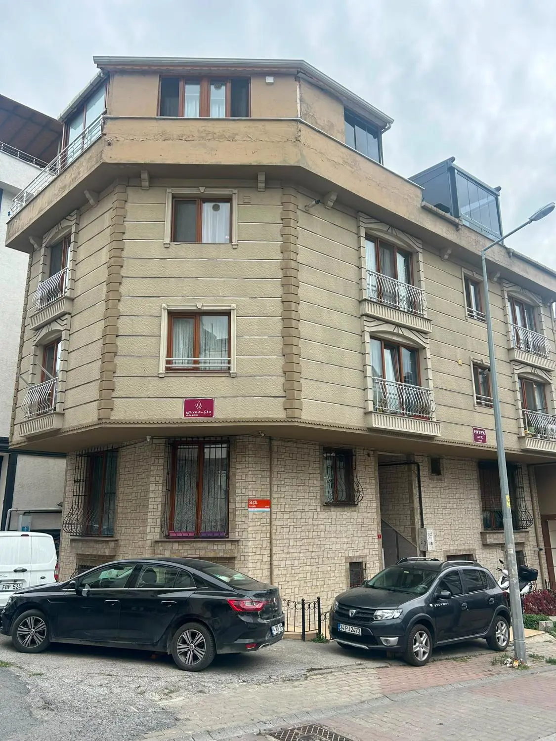 KÜÇÜKÇEKMECE YEŞİLOVA’DA HARİKA KONUMLU,  3+1  2 BANYO  HARİKA TERASLI KAT MÜLKİYETLİ DUBLEX