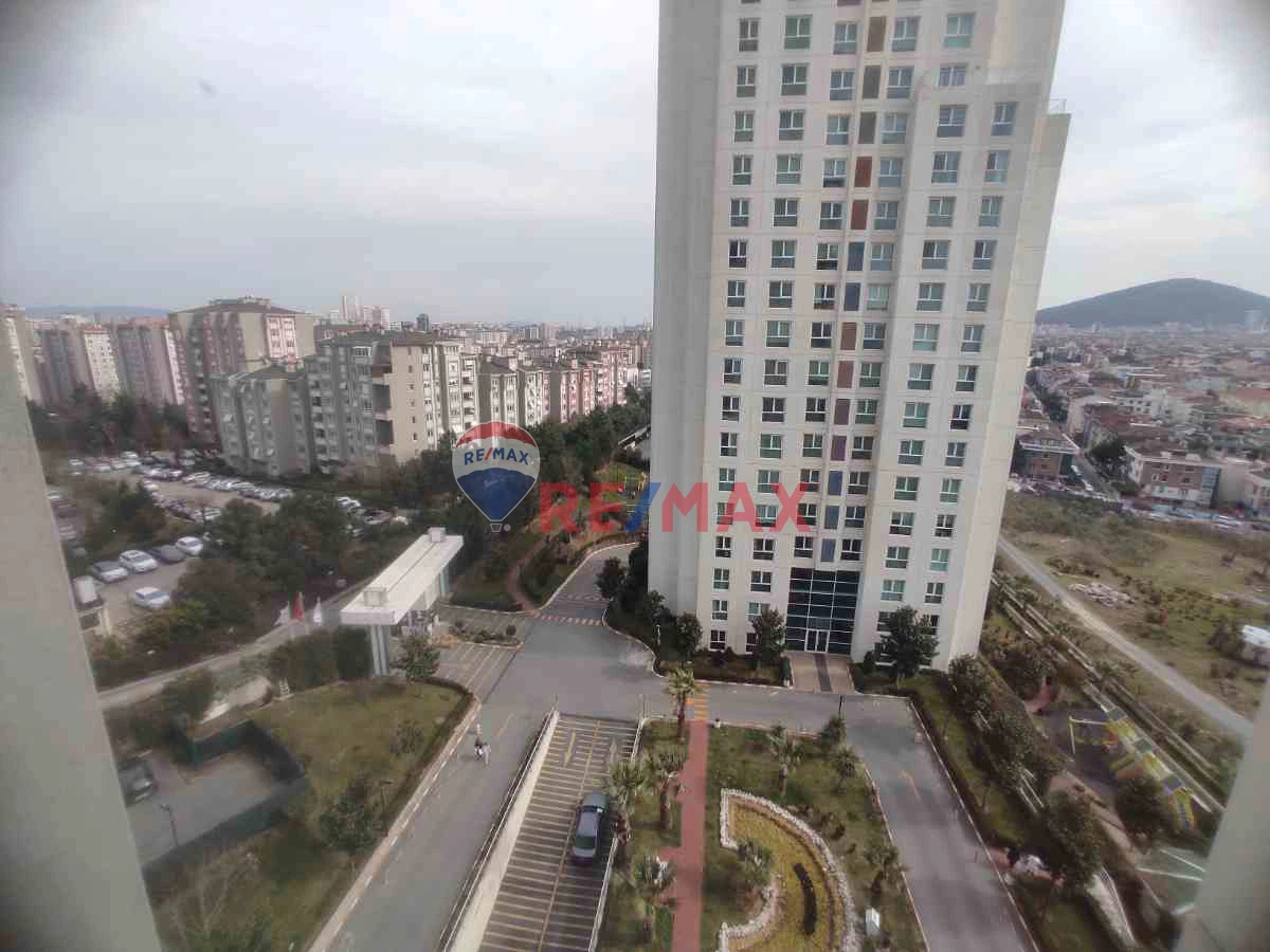 Ataşehir Ağaoğlu Sky Towers' Da Eşyalı Kiralık 1+1 — fotoğraf 4
