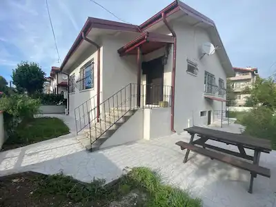 REMAX MAVİDEN 350 M2 BAHÇE KULLANIMLI TEK KATLI HUZURLU SOKAKTA KAPALI GARAJLI