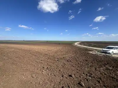 KIRKLARELİ LÜLEBURGAZ AHMET BEY’DE YATIRIMLIK FIRSAT YOLA CEPHE