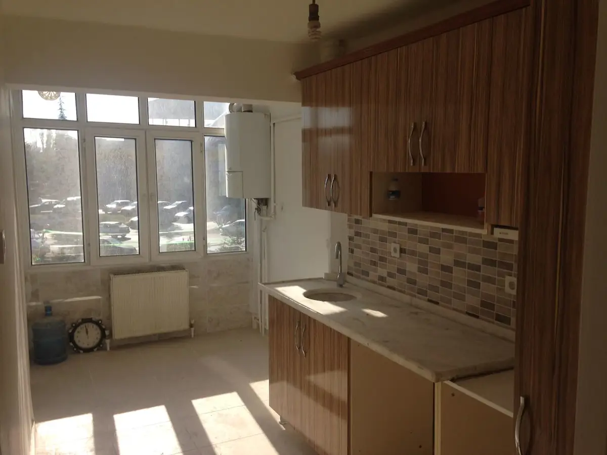 VARLIK MAH’DE GÜNEY-DOĞU CEPHELİ 2+1 80 M² NET