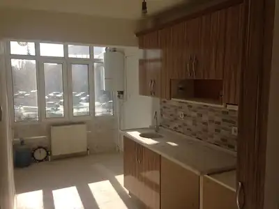 VARLIK MAH’DE GÜNEY-DOĞU CEPHELİ 2+1  80 M² NET