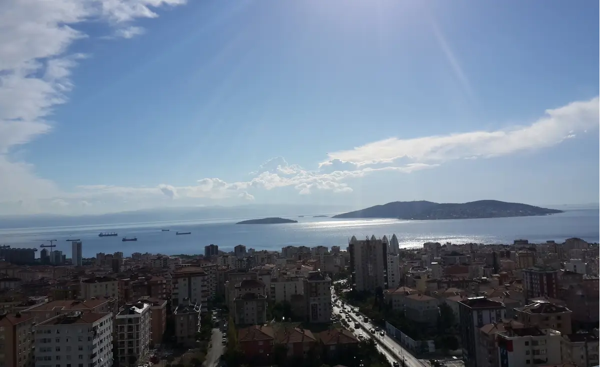 KARTAL - ATALAR - VADİKULE 22. KAT 3+1 - 138M² - DENİZ MANZARALI KAPALI MUTFAK