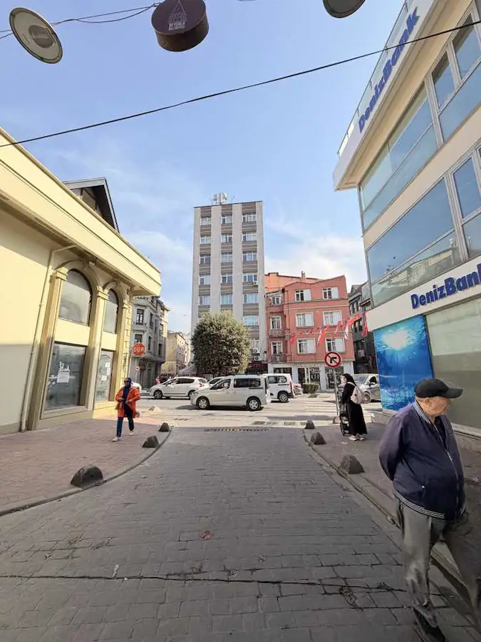 REMAX PRO İBRAHİM ECE DEN BEYOĞLUNDA SATILIK LÜKS DAİRE