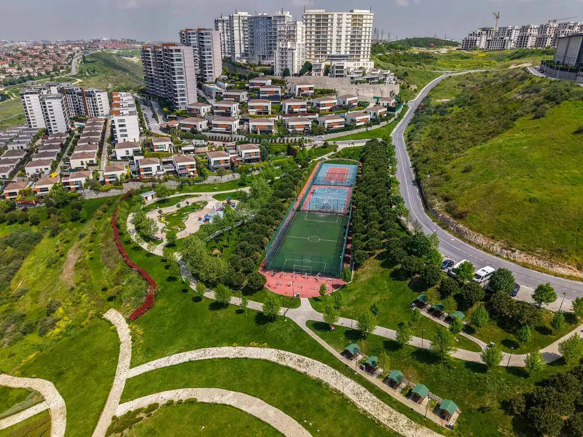 BAHÇEŞEHİR KONAKLARI 1 ETAP 5+1 ÖZEL BAHÇELİ VİLLA 3