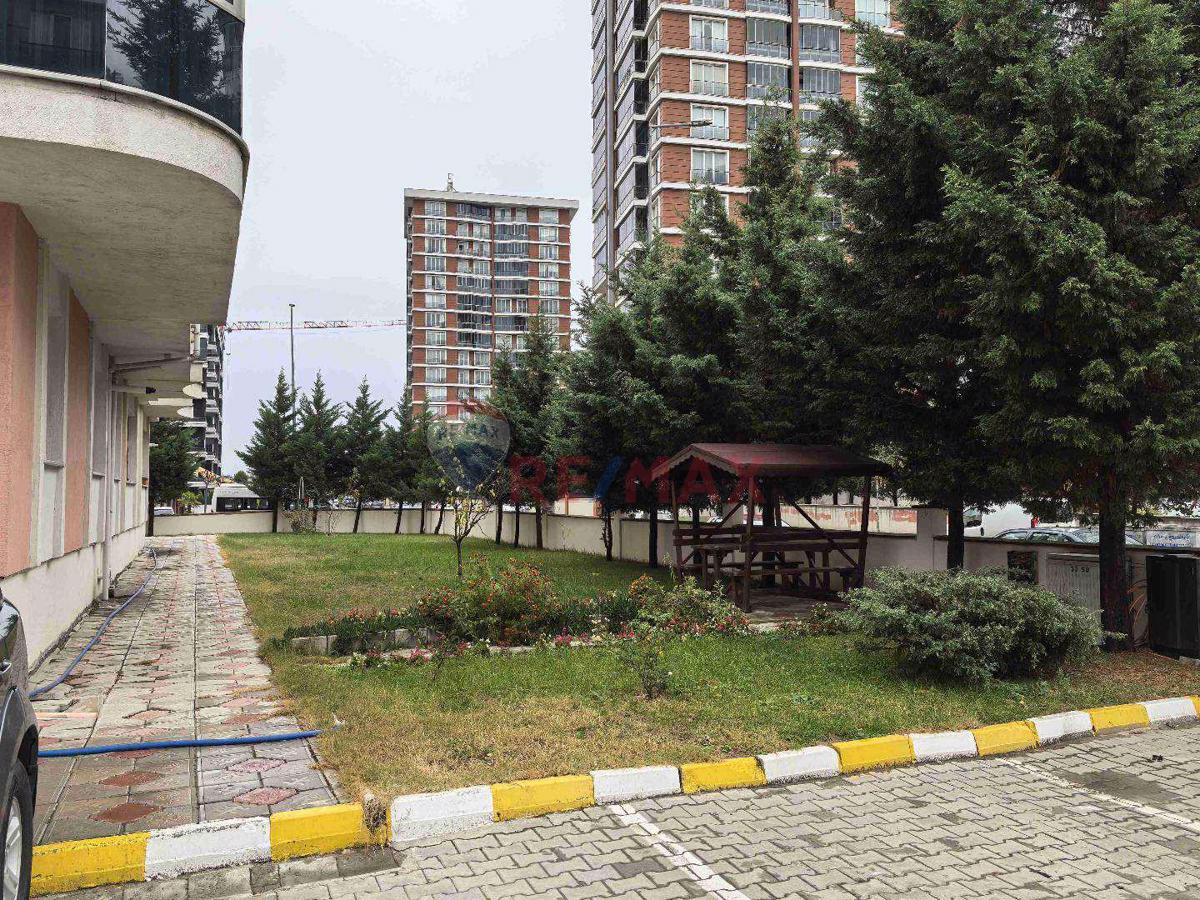 Hürriyet Mahallesi, Gold Park Sitesinde Satılık 2+1 Daire.