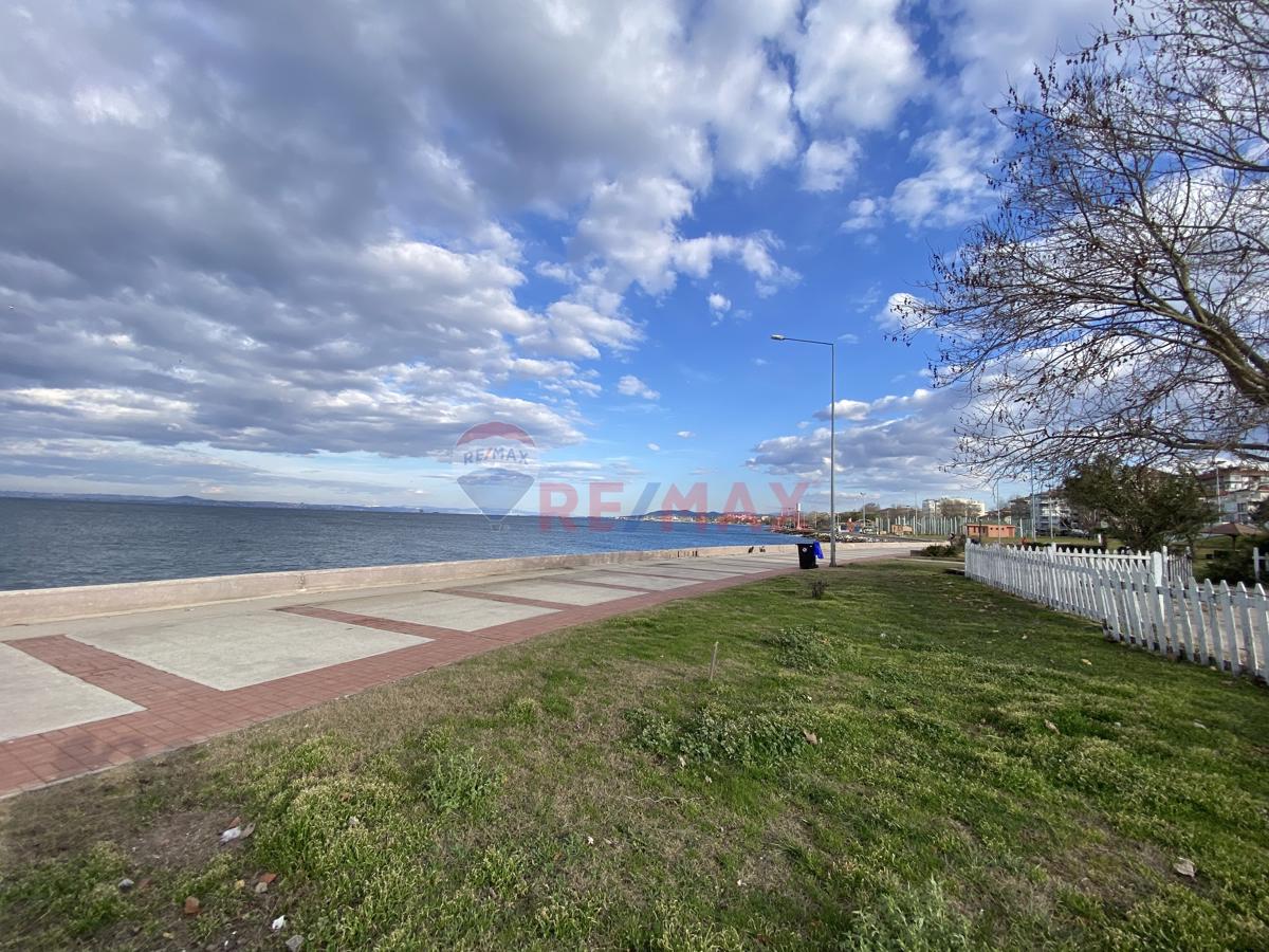 YALOVA MERKEZ BAHÇELİEVLER MAH. ARAKAT 1+1 2.KAT SATILIK DAİRE