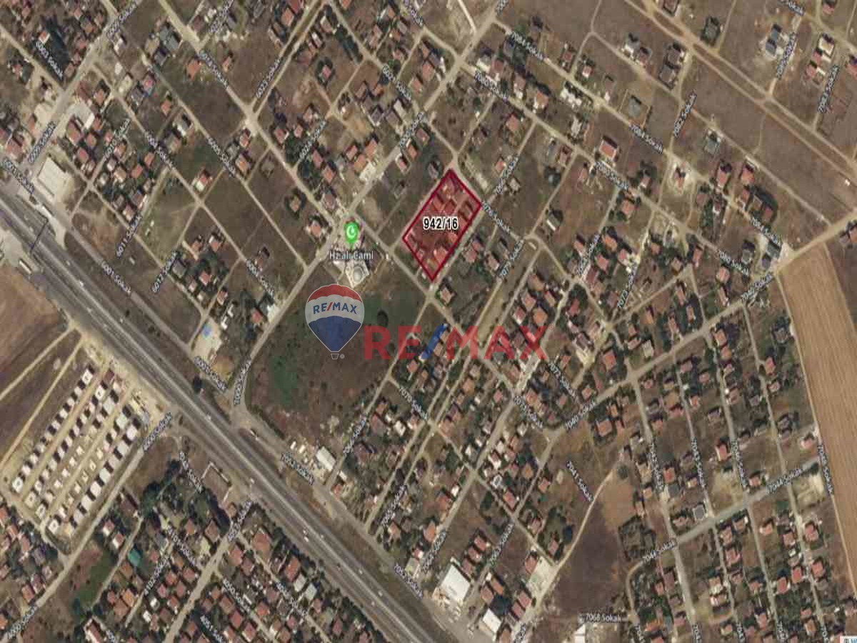 MARMARA EREĞLISI'NDE VILLA IMARLI ARSA