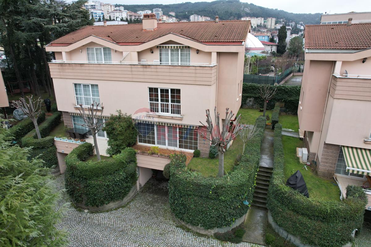 KARTAL YAKACIK COUNTRY'DE SATILIK ÇOK ÖZEL 400 M2 VİLLA