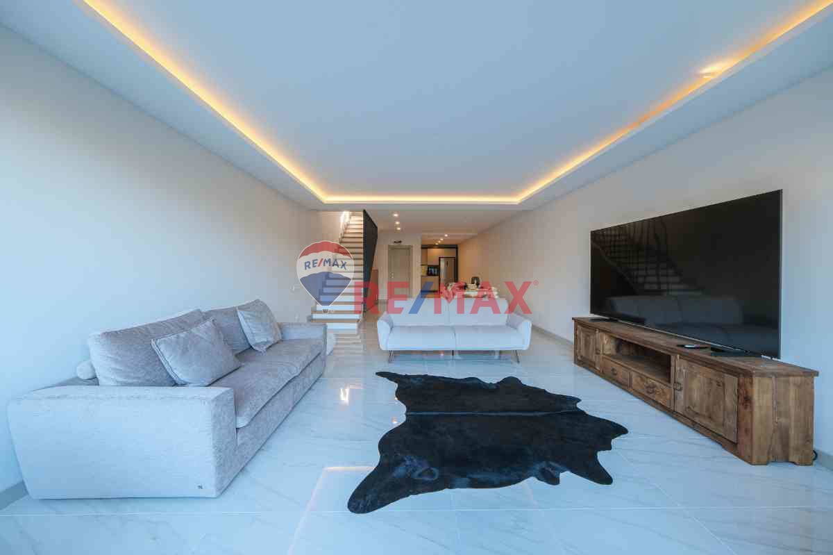 ZEKERİYAKÖY'DE KAPANMAZ YEŞİL MANZARALI YENİ NESİL SATILIK VİLLA