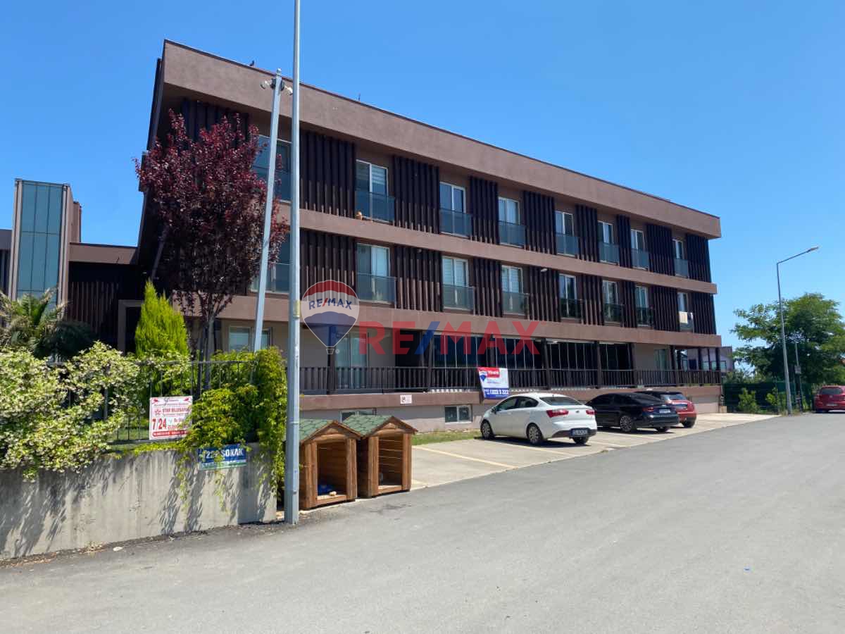 REMAX YALI'DAN CUMHURIYET MAH. YENI MARINA YANI DENIZE 50 ADIM EŞYALI KIRALIK 1+1