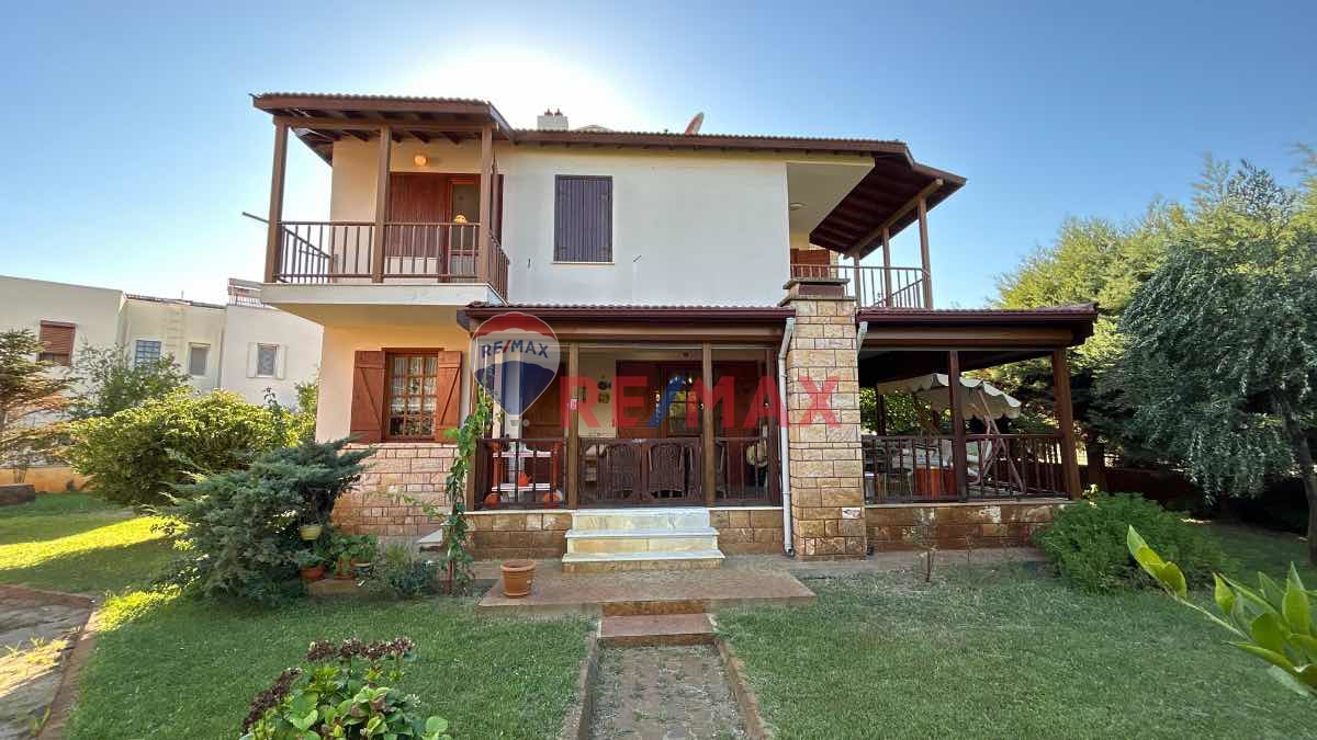 AYVALIK ALTINOVA’DA SITE İÇINDE DENIZE YAKIN 4+1 SATILIK VILLA