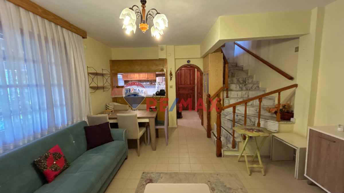 AYVALIK ALTINOVA’DA SITE İÇINDE DENIZE YAKIN 4+1 SATILIK VILLA