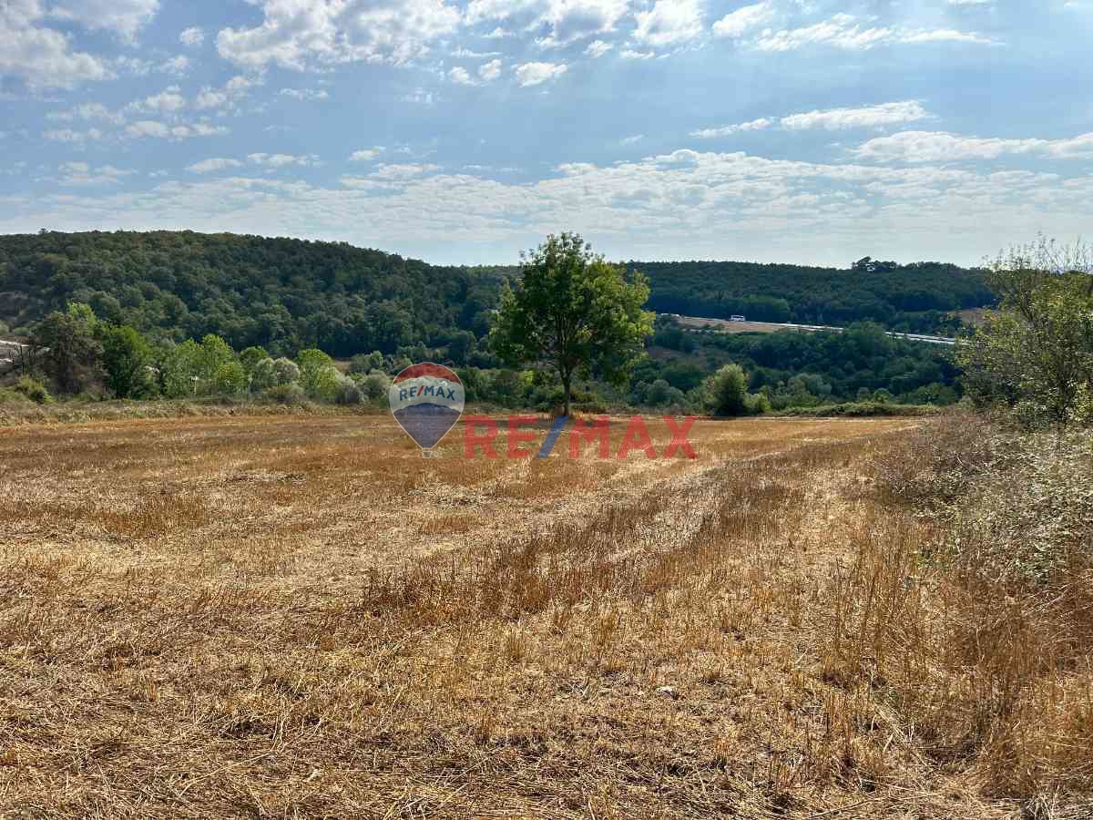 REMAX SONER'DEN KAVAK MEHMETPAŞA'DA İMARA YAKIN SATILIK TARLA