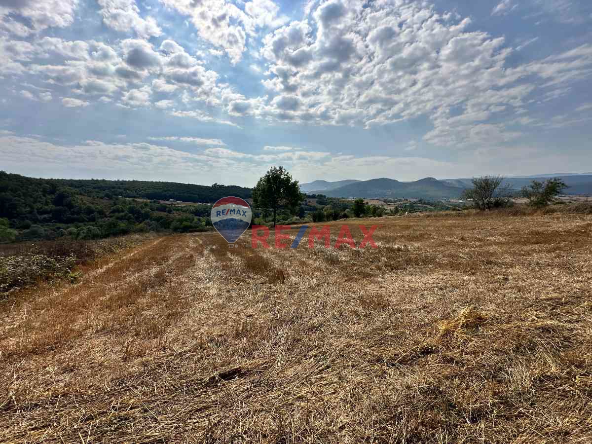 REMAX SONER'DEN KAVAK MEHMETPAŞA'DA İMARA YAKIN SATILIK TARLA