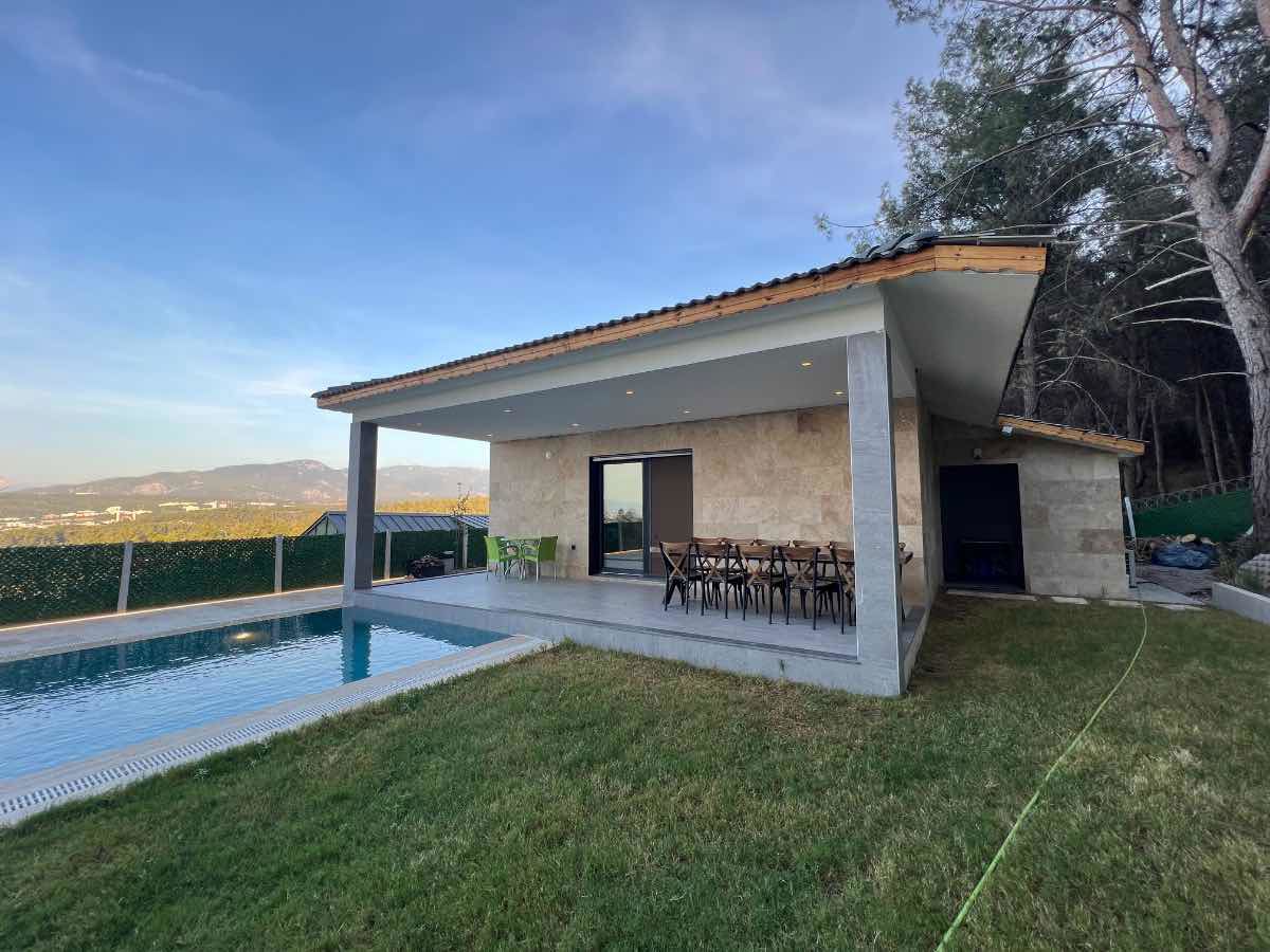 DOĞA VE ŞEHIR MANZARALI 2+1 TEK KATLI VILLA | MÜSTAKIL HAVUZLU