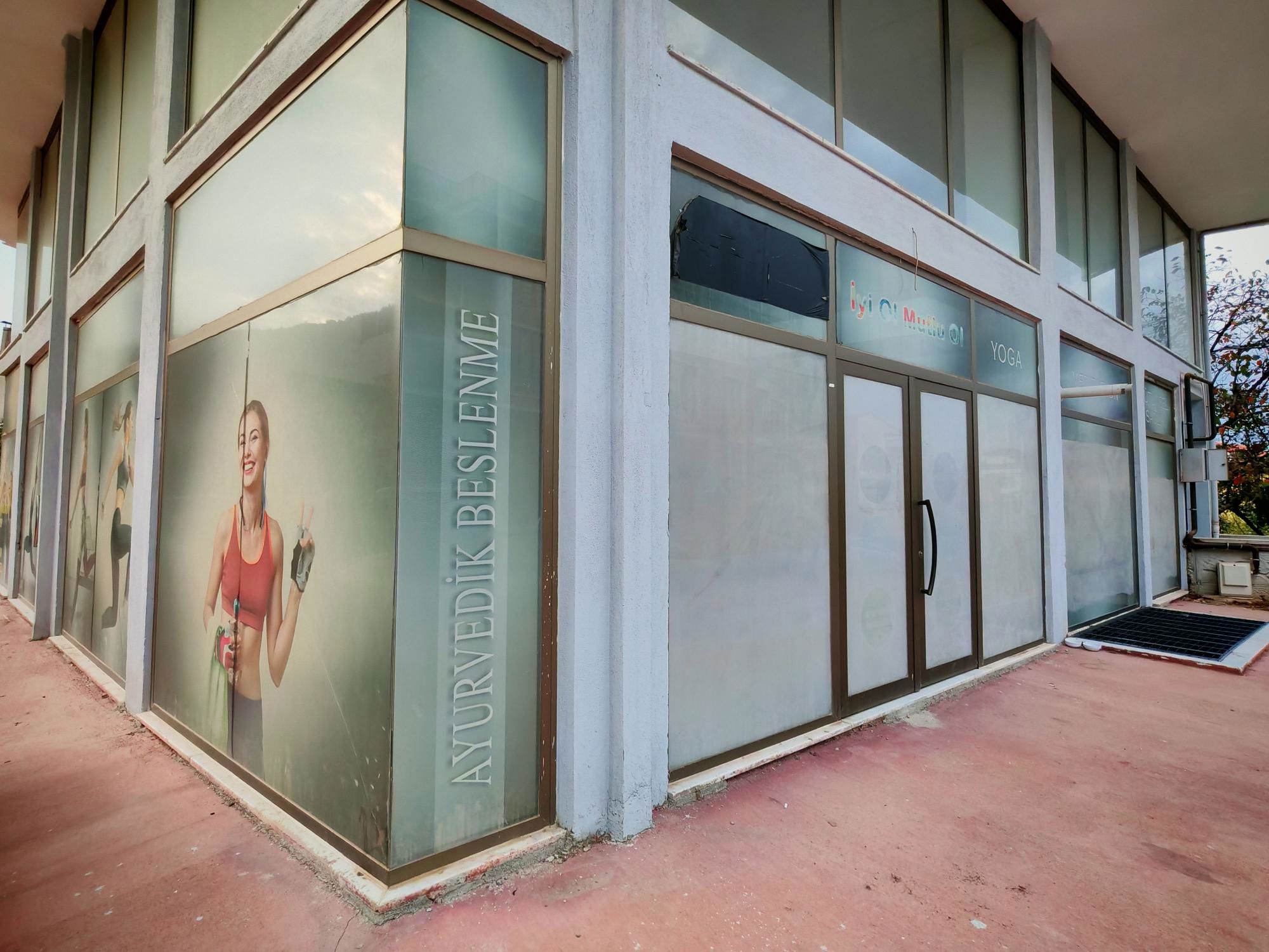 REMAX MODEL DEN GERZELE MAHALLESINDE KIRALIK GENIŞ KULLANIMLI DÜKKAN