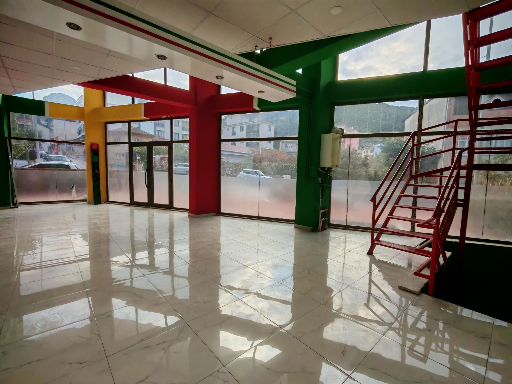 REMAX MODEL DEN GERZELE MAHALLESINDE KIRALIK GENIŞ KULLANIMLI DÜKKAN