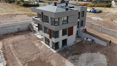 GÖLBAŞI BAHÇELİEVLER’DE 7+2 SATILIK LUX VİLLA