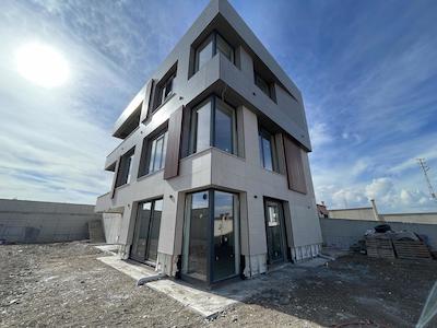 GÖLBAŞI BAHÇELİEVLER’DE 7+2 SATILIK LUX VİLLA