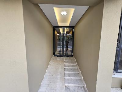 ÇANKAYA KARAPINAR MAHALLESİNDE BULUNAN FIRSAT 2+1 LÜKS SIFIR DAİRE