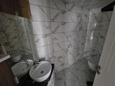 ÇANKAYA KARAPINAR MAHALLESİNDE BULUNAN FIRSAT 2+1 LÜKS SIFIR DAİRE