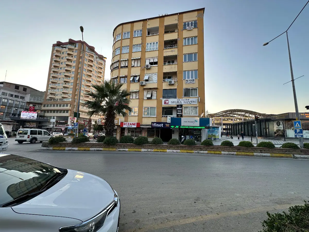 NAZİLLİ'NİN KALBİNDE HÜRRİYET CADDESİ'NDE SATILIK DÜKKAN