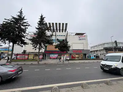SANCAKTEPEDE | SANCAK PARK AVM İÇINDE 2200M2 KIRALIK PLAZA KATI