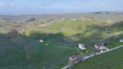 KOCAALİ KİRAZLI MAHALLESİNDE SATILIK 800M² KÖŞE ARSA.
