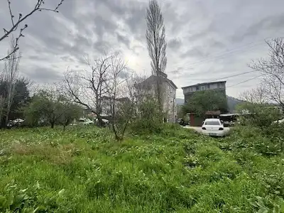REMAX BEYAZ GÜMÜŞTEPE MİSİ VİLLA İMARLI CADDE ÜZERİ SATILIK ARSA