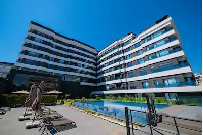 SEA GARDEN'DA PENDİK MİLLET BAHÇESİNE KOMŞU DENİZ MANZARALI SATILIK LÜKS 2+1 DAİRE