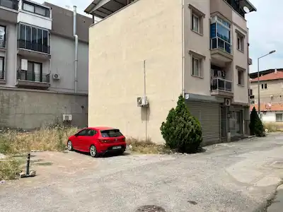 26 KÜÇÜK ÇIĞLI KONUT VE TICARI IMARLI SATILIK ARSA 