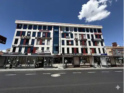 REMAX DEM'DEN DÖRTYOL KAVŞAĞINDA PRESTİJLİ KİRALIK OFİS
