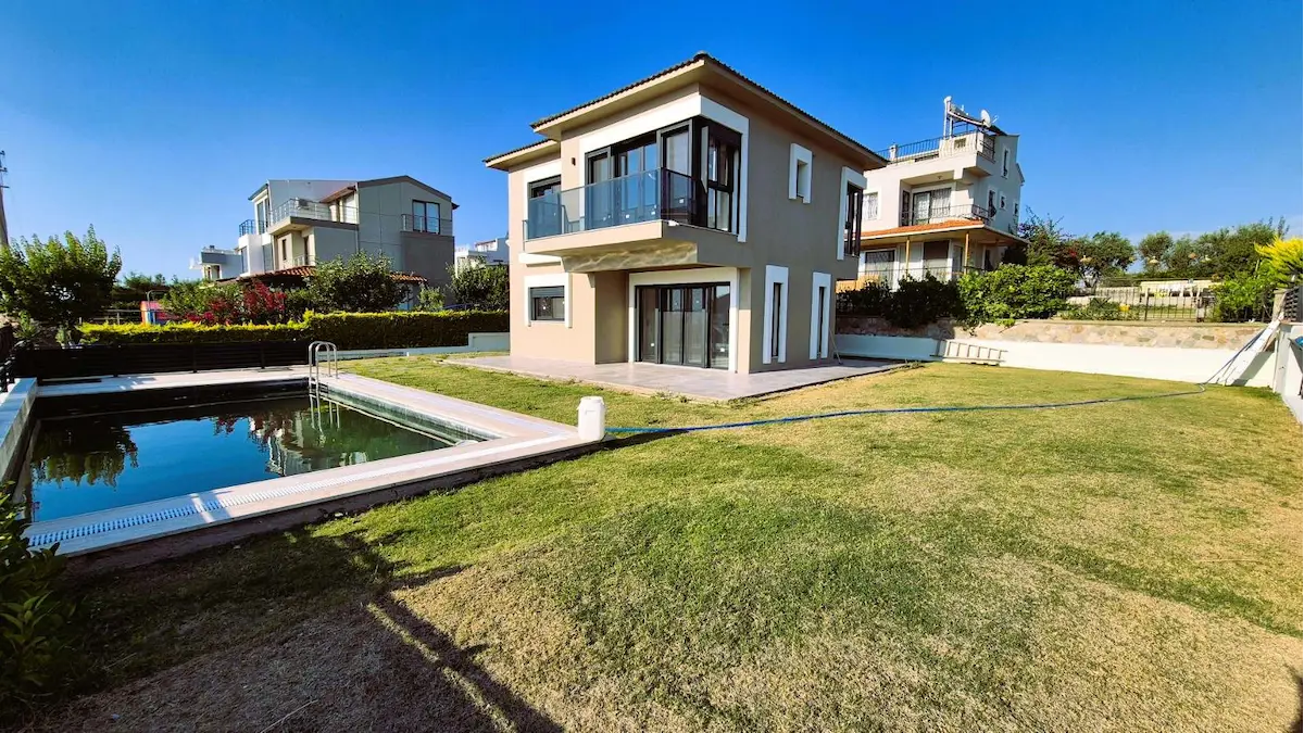 PANORAMIK DENIZ MANZARALI TAM MÜSTAKIL 3+1 HAVUZLU VILLA