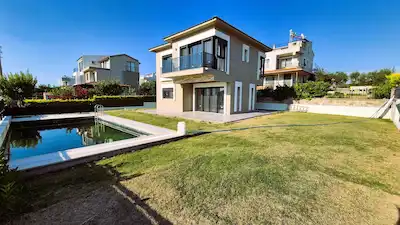 PANORAMIK DENIZ MANZARALI TAM MÜSTAKIL 3+1 HAVUZLU VILLA