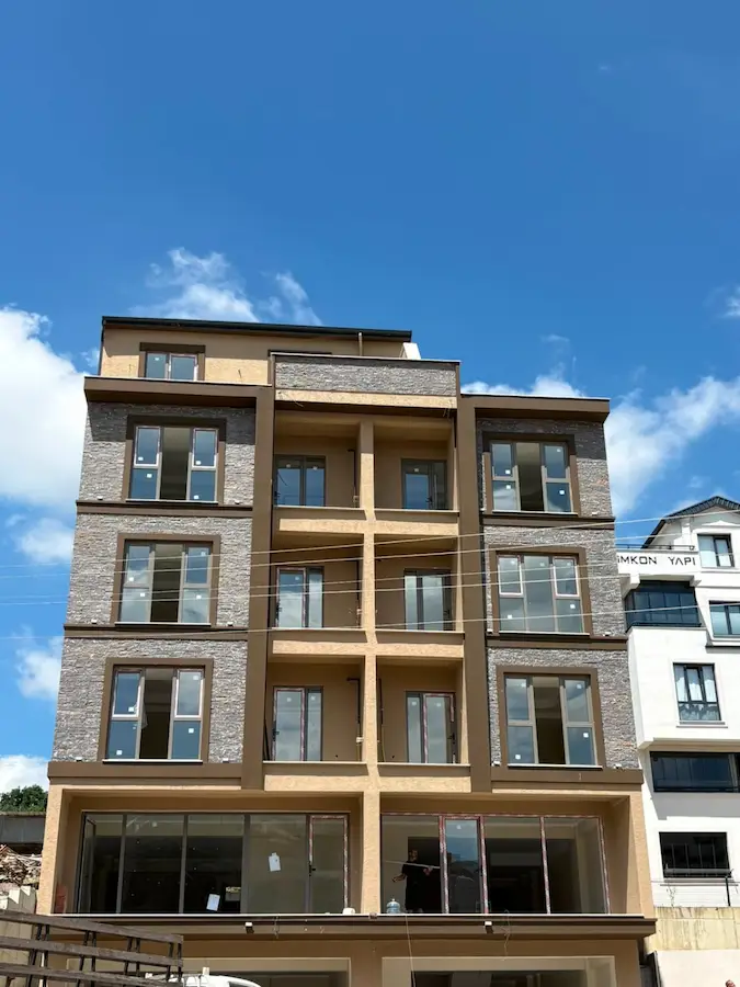 İZMİT BOĞAZOVA CADDESİ ÜZERİ SATILIK SIFIR 2+1 ARAKAT DAİRE