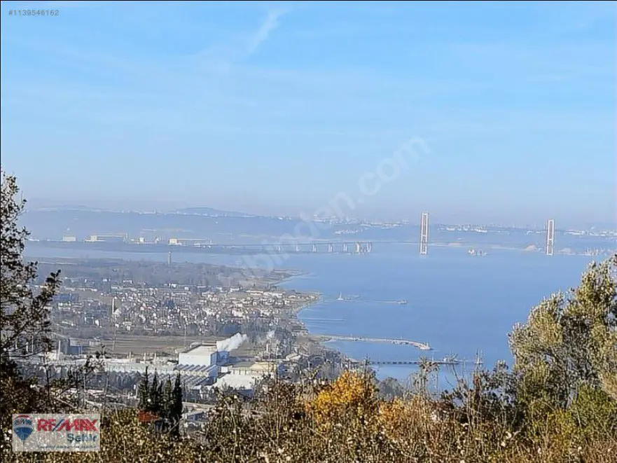KARAMÜRSEL DEREKÖY'DE 526 M2 DENİZ MANZARALI SATILIK ARSA
