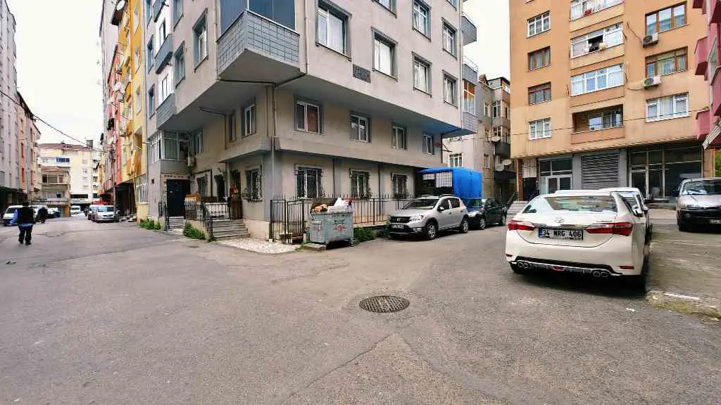 PENDİK KAYNARCA AYDINLI YOLU CADDESİNE YAKIN YÜKSEK ARSA PAYLI SATILIK BOŞ DÜKKAN