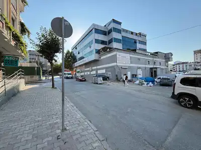 GÖZTEPEDE İSKANLI ASANSÖRLÜ 3.KATTA 720 M KIRALIK İŞYERI VİDEOLU