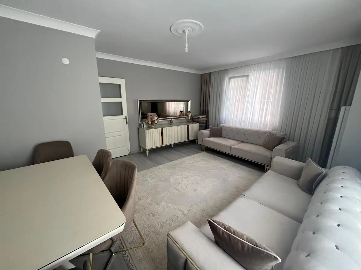 GEBZE BARIŞ MAH. MERKEZİ KONUMLU 3+1 ARAKAT GENİŞ DAİRE
