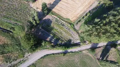 BALIKESİR SINDIRGI ALACAATLI DA TOPLU KONUTLARIN BİTİŞİĞİ SATILIK ARAZİ