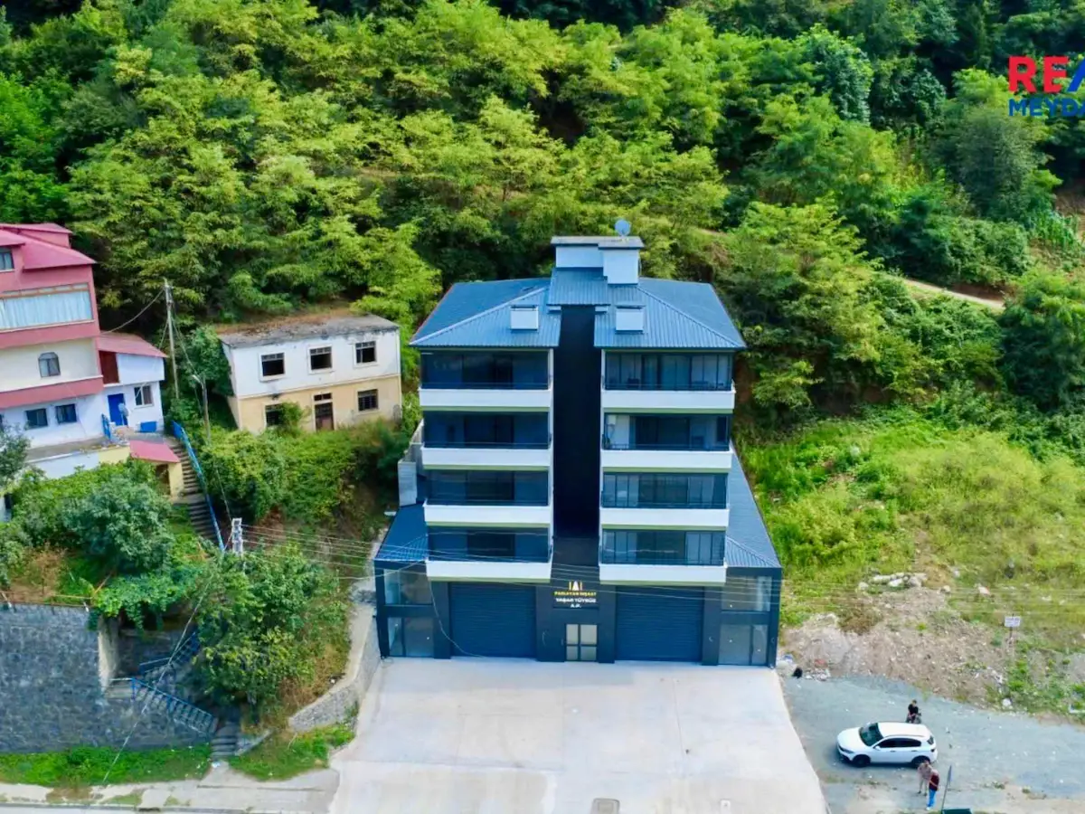 ESİROĞLUNDA ANA YOL ÜZERİ KİRALIK 750M2 DÜKKAN