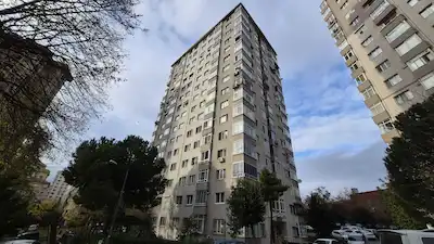BOSTANCI KAYA SİTESİ’NDE 3+1 DENİZ VE ADALAR MANZARALI GÜVENLİKLİ OTOPARKLI METRO 100M SATILIK