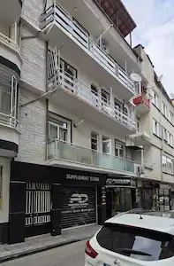 ŞEHRİN TAM MERKEZİNDE, UYGUN FİYATLI SATILIK 2+1 FIRSATI